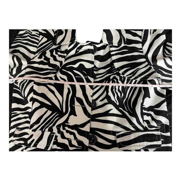 RAFAELLA | Zebra Print 4 Button Jacket | Loose fitting Sleeves | Size L - Picture 10 of 10